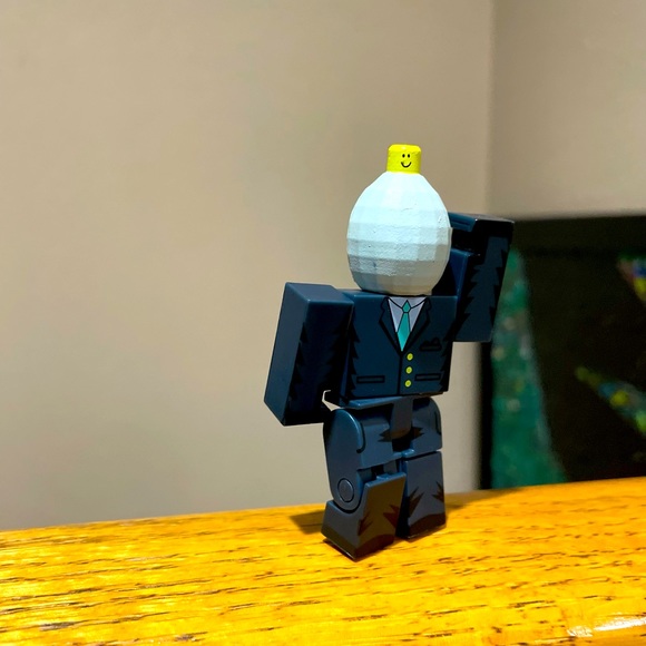 ROBLOX 👾famous figurines👾 - Picture 1 of 4